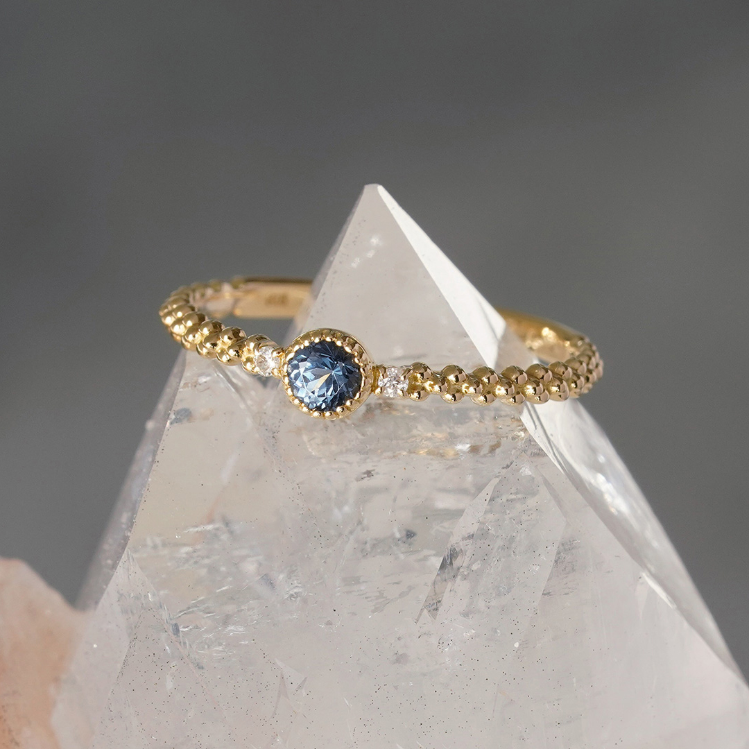 Blue spinel × Diamond ring 0.19 /ブルースピネル、ダイヤモンド