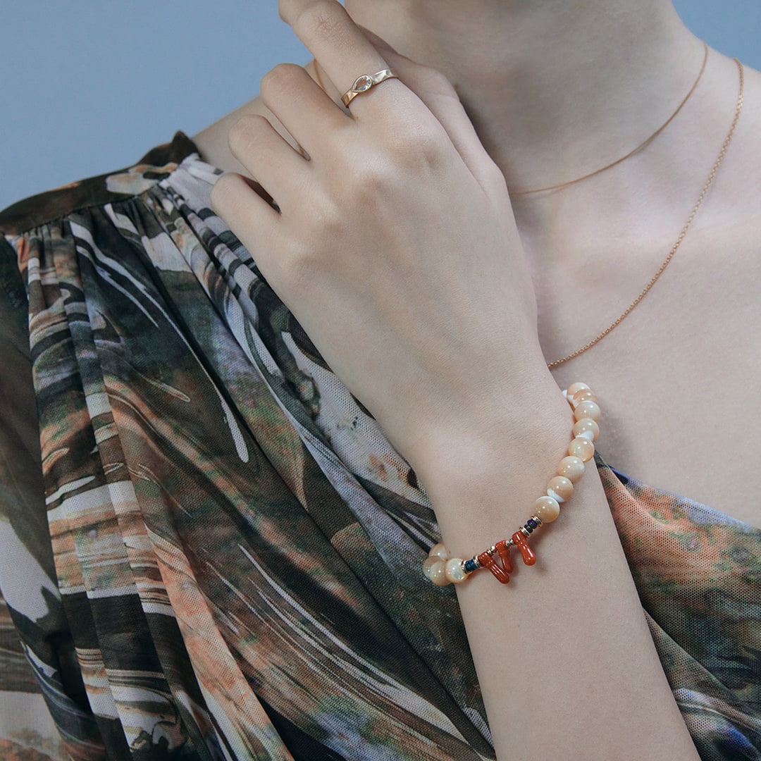 Mother of pearl × red coral bracelet /白蝶貝、赤珊瑚（コーラル 
