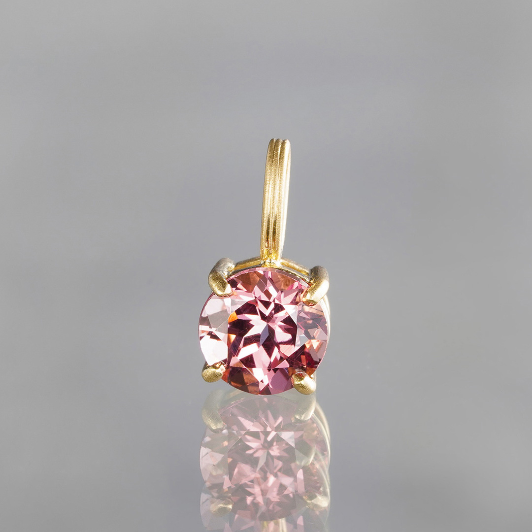 Malaia garnet charm 1.02ct /マライアガーネット | Hariqua