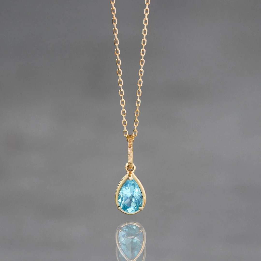 Green apatite pear shaped charm /グリーンアパタイト. | Hariqua ...