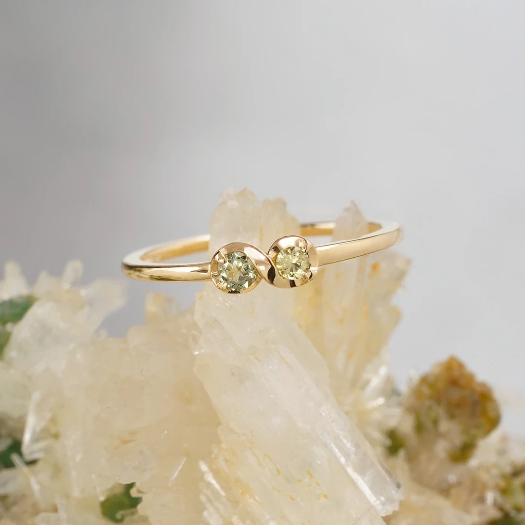 Pallasitic peridot infinity pinky ring /ペリドット（隕石