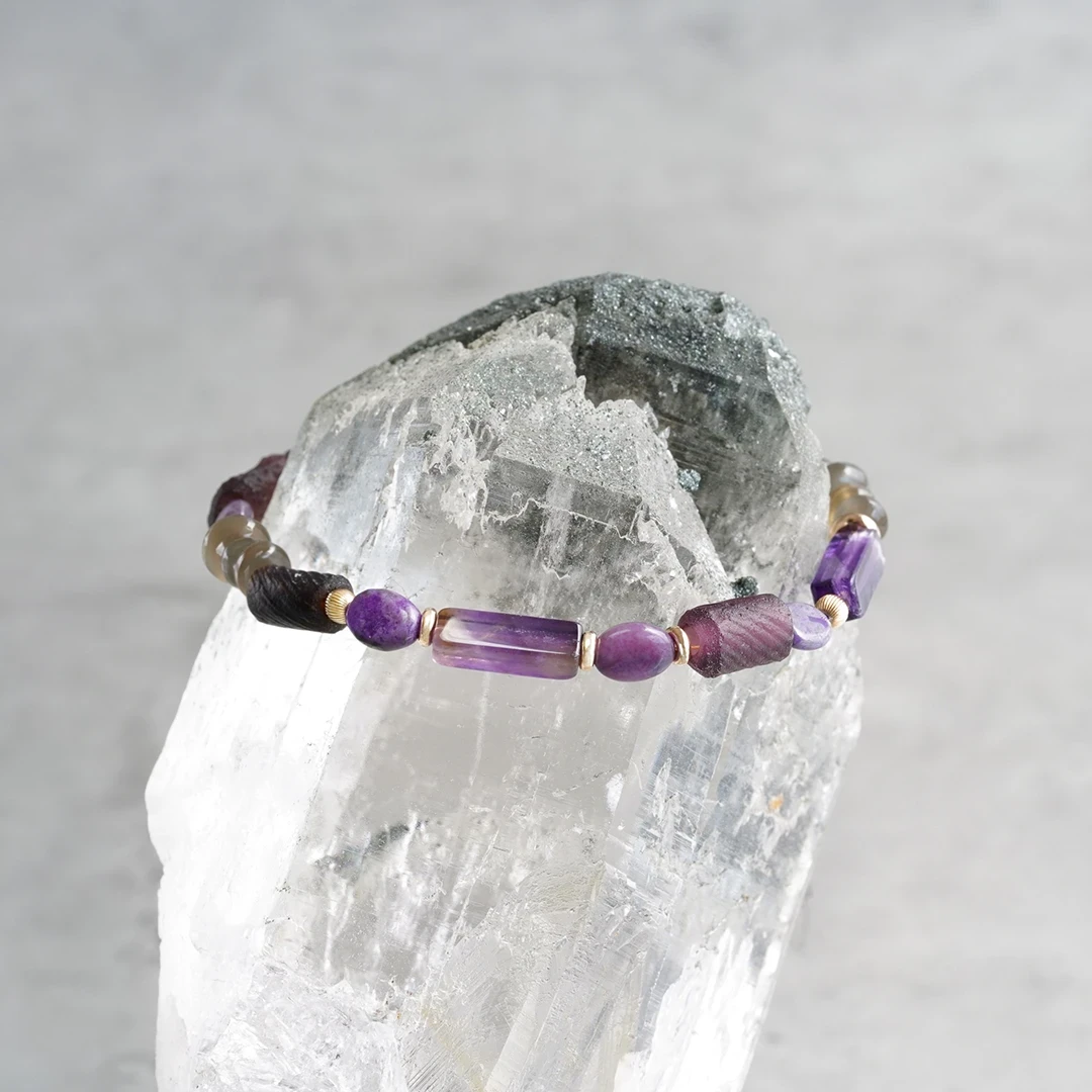 Sugilite × ancient glass bracelet /スギライト、アメシスト. | Hariqua-パワーストーンジュエリー-