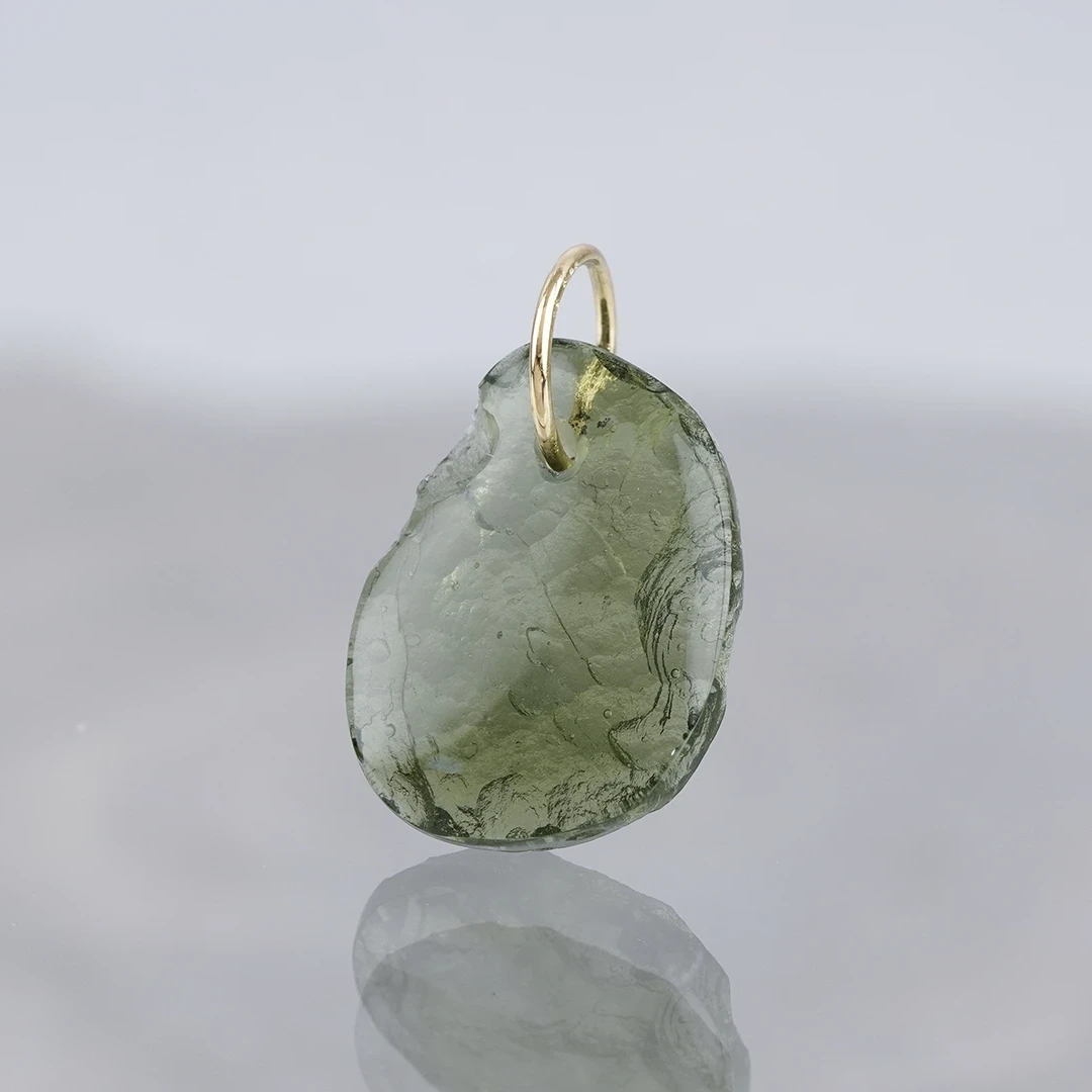 Moldavite charm 6.28 /モルダバイト | Hariqua-パワーストーンジュエリー-