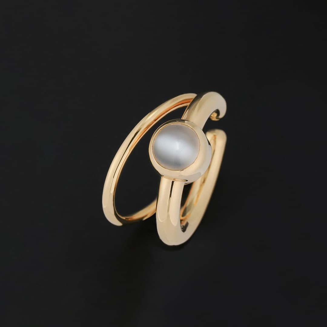 White moonstone plump K18GP ear cuff ring /ホワイトムーンストーン